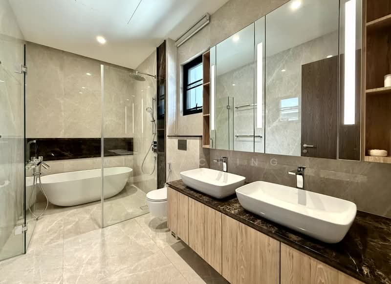 NEW-plus-$500K-Reno 3.5 Storey Semi-D with Lift, Pool & 3 Car Lots, , 5 Bedrooms, 6,937 sqft, Semi-Detached House For Sale, by Willi Ching, 500150208 - Bathroom - PropertyGuru.com.sg