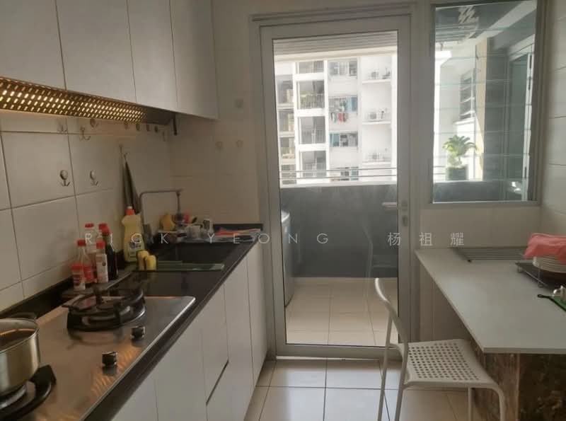 23 Teban Gardens Road, 23 Teban Gardens Road, 2 Bedrooms, 775 sqft, HDB Flat For Rent, by Rick Yeong 杨祖耀, 500150216 - Kitchen - PropertyGuru.com.sg