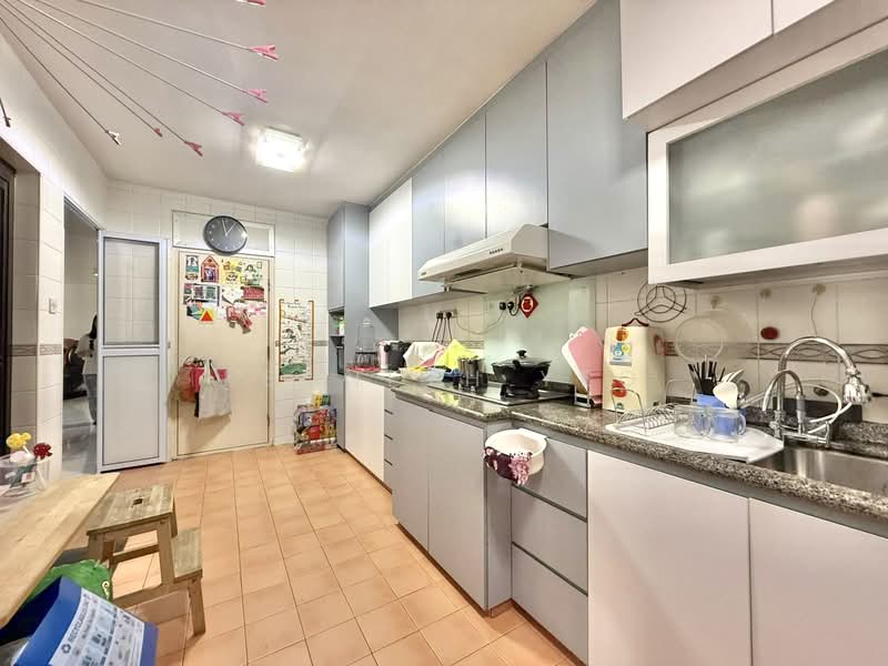 610 Jurong West Street 65, 610 Jurong West Street 65, 3 Bedrooms, 1,227 sqft, HDB Flat For Sale, by Kenneth Yeo, 500150218 - Kitchen - PropertyGuru.com.sg