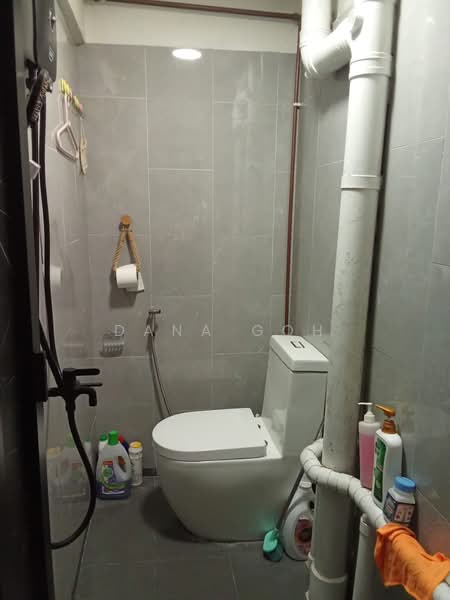 62 Circuit Road, 62 Circuit Road, Room Rental, 150 sqft, HDB Flat For Rent, by Dana Goh, 500150233 - Bathroom - PropertyGuru.com.sg