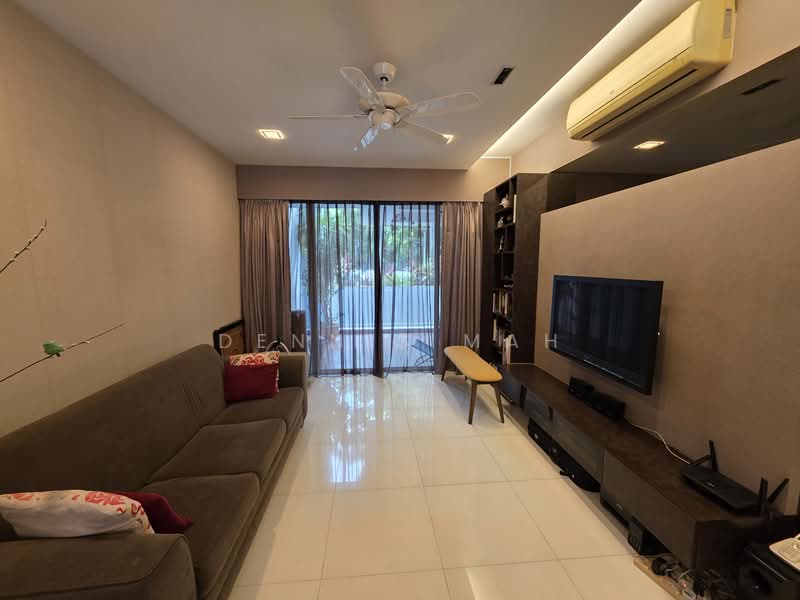 The Stellar, 20A West Coast Road, 3 Bedrooms, 1,324 sqft, Condominium For Sale, by Dennis Mah, 500150234 - Living Room - PropertyGuru.com.sg