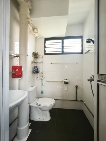 420 Bedok North Street 1, 420 Bedok North Street 1, Room Rental, 150 sqft, HDB Flat For Rent, by Jason Low, 500150243 - Bathroom - PropertyGuru.com.sg