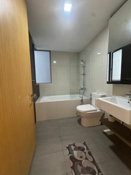 Austville Residences, 11 Sengkang East Avenue, 3 Bedrooms, 1,023 sqft, Executive Condominium For Rent, by Jasmine Chan, 500150266 - Bathroom - PropertyGuru.com.sg