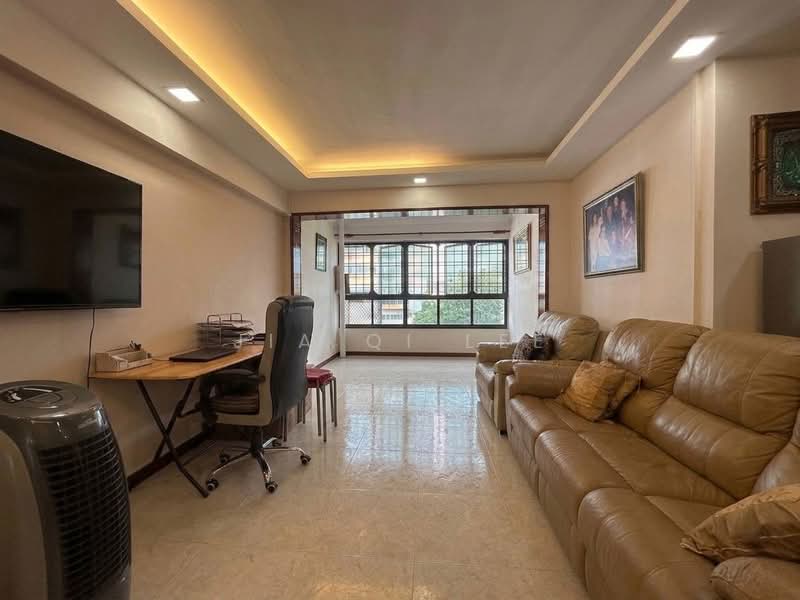 309 Canberra Road, 309 Canberra Road, 3 Bedrooms, 1,291 sqft, HDB Flat For Rent, by Jia Qi Lee, 500150268 - Living Room - PropertyGuru.com.sg