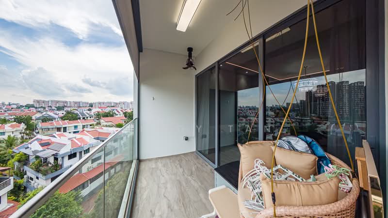 The Gazania, 5 How Sun Drive, 3 Bedrooms, 958 sqft, Condominium For Sale, by Truddy Tan, 500150279 - Balcony - PropertyGuru.com.sg