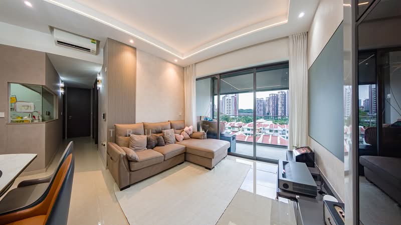 The Gazania, 5 How Sun Drive, 3 Bedrooms, 958 sqft, Condominium For Sale, by Truddy Tan, 500150279 - Living Room - PropertyGuru.com.sg