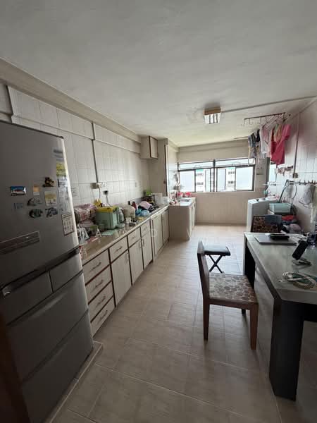229 Jurong East Street 21, 229 Jurong East Street 21, 2 Bedrooms, 720 sqft, HDB Flat For Sale, by David Wee, 500150283 - Kitchen - PropertyGuru.com.sg