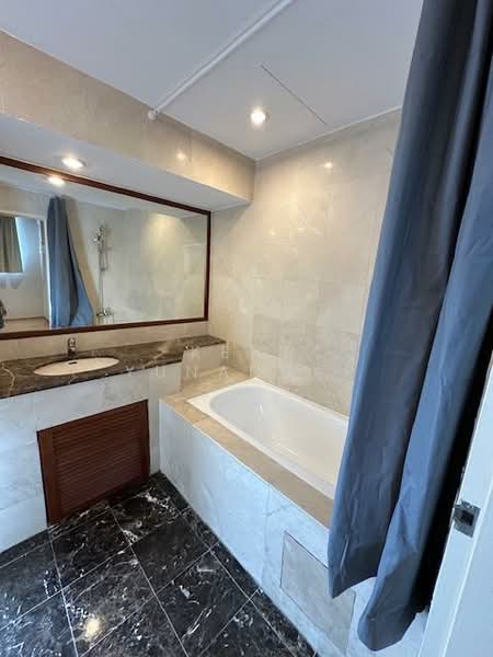 Villa Delle Rose, Taman Nakhoda, 3 Bedrooms, 2,800 sqft, Condominium For Rent, by Kent YUNANDAR, 500150288 - Bathroom - PropertyGuru.com.sg