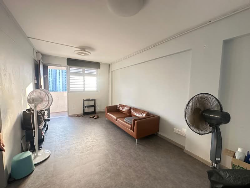 73 Lorong 4 Toa Payoh, 73 Lorong 4 Toa Payoh, 2 Bedrooms, 775 sqft, HDB Flat For Rent, by Daniel Lee, 500150293 - Living Room - PropertyGuru.com.sg