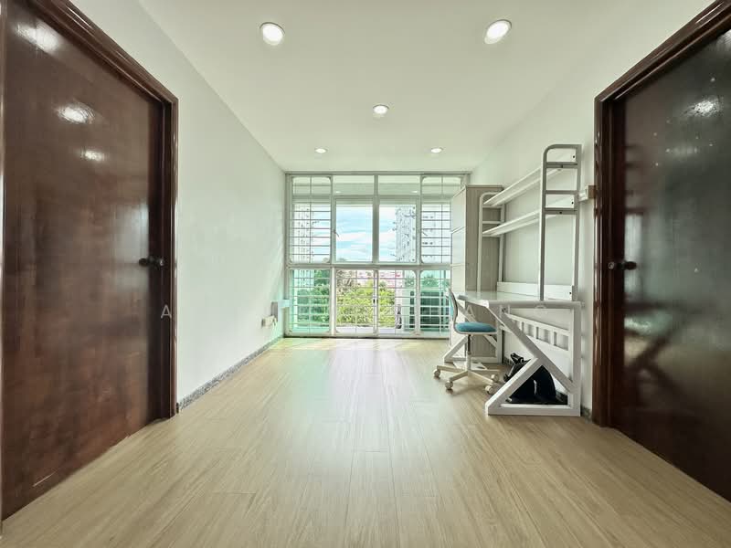 72 Bedok South Avenue 3, 72 Bedok South Avenue 3, 3 Bedrooms, 1,324 sqft, HDB Flat For Sale, by Anthea Chang, 500150311 - Study - PropertyGuru.com.sg
