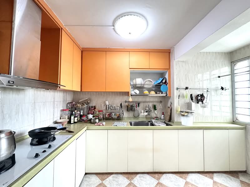 72 Bedok South Avenue 3, 72 Bedok South Avenue 3, 3 Bedrooms, 1,324 sqft, HDB Flat For Sale, by Anthea Chang, 500150311 - Kitchen - PropertyGuru.com.sg