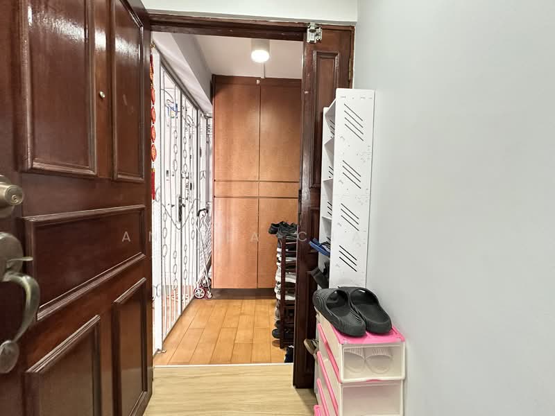 72 Bedok South Avenue 3, 72 Bedok South Avenue 3, 3 Bedrooms, 1,324 sqft, HDB Flat For Sale, by Anthea Chang, 500150311 - Entrance - PropertyGuru.com.sg
