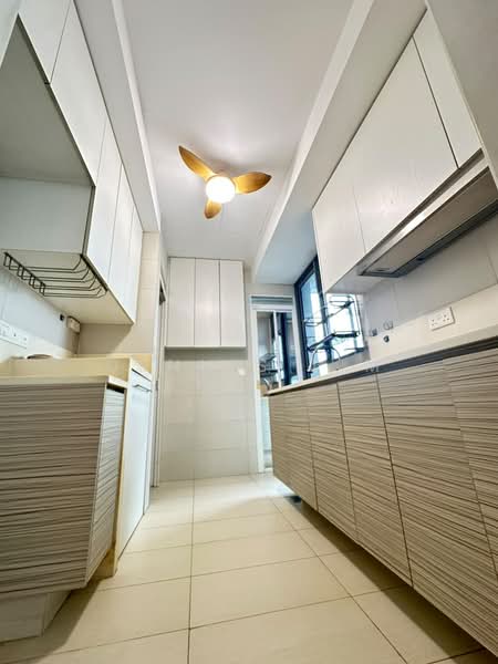 Arc at Tampines, 11 Tampines Avenue 8, 3 Bedrooms, 1,679 sqft, Executive Condominium For Rent, by Dennis Lim, 500150312 - Kitchen - PropertyGuru.com.sg