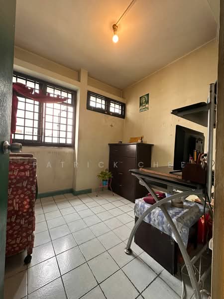 215 Ang Mo Kio Avenue 1, 215 Ang Mo Kio Avenue 1, 3 Bedrooms, 947 sqft, HDB Flat For Sale, by Patrick Chee, 500150315 - Study - PropertyGuru.com.sg