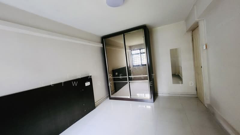 118 Lorong 1 Toa Payoh, 118 Lorong 1 Toa Payoh, 2 Bedrooms, 700 sqft, HDB Flat For Sale, by MARTIN, 500150318 - Bedroom - PropertyGuru.com.sg