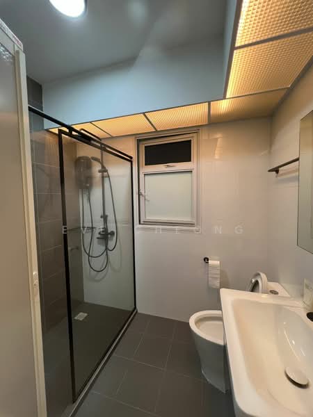 620A Tampines Street 61, 620A Tampines Street 61, 3 Bedrooms, 1,216 sqft, HDB Flat For Sale, by Eve Cheong, 500150319 - Bathroom - PropertyGuru.com.sg