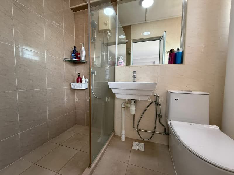 437 Choa Chu Kang Avenue 4, 437 Choa Chu Kang Avenue 4, 4 Bedrooms, 1,593 sqft, HDB Flat For Sale, by Kavin Kuah, 500150330 - Bathroom - PropertyGuru.com.sg