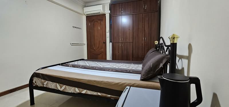 271 Queen Street, 271 Queen Street, Room Rental, 150 sqft, HDB Flat For Rent, by JATIN WALIA, 500150333 - Bedroom - PropertyGuru.com.sg