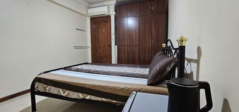 271 Queen Street, 271 Queen Street, Room Rental, 150 sqft, HDB Flat For Rent, by JATIN WALIA, 500150333 - Bedroom - PropertyGuru.com.sg