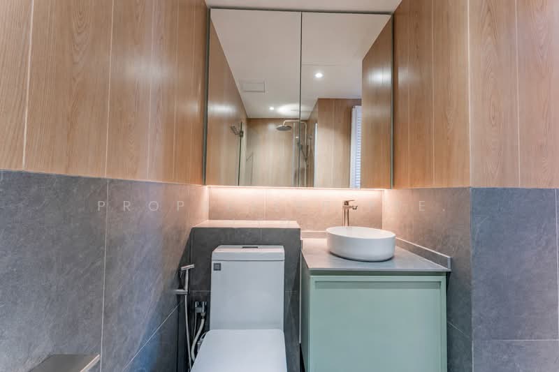 Parc Riviera, 101 West Coast Vale, 2 Bedrooms, 969 sqft, Condominium For Sale, by Warren Chan, 500150340 - Bathroom - PropertyGuru.com.sg