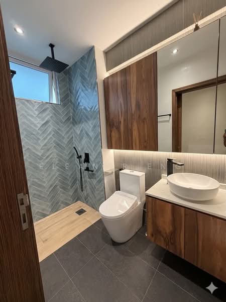 Suites @ East Coast, 175 Upper East Coast Road, 1 Bedroom, 947 sqft, Condominium For Sale, by Eleanor Eng, 500150346 - Master Bathroom - PropertyGuru.com.sg