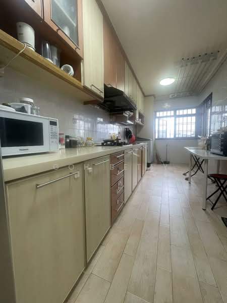 204A Compassvale Drive, 204A Compassvale Drive, 3 Bedrooms, 990 sqft, HDB Flat For Sale, by Goh Betty, 500150348 - Kitchen - PropertyGuru.com.sg