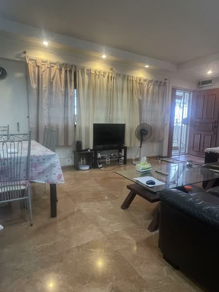 204A Compassvale Drive, 204A Compassvale Drive, 3 Bedrooms, 990 sqft, HDB Flat For Sale, by Goh Betty, 500150348 - Living Room - PropertyGuru.com.sg