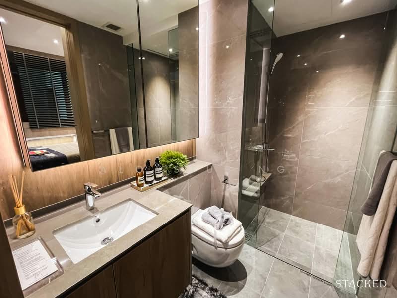 Pinetree Hill, 30 Pine Grove, 2 Bedrooms, 764 sqft, Condominium For Sale, by Aloysius Ng, 500150349 - Bathroom - PropertyGuru.com.sg