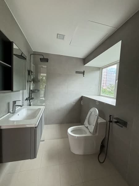 Cote D'Azur, 60 Marine Parade Road, 2 Bedrooms, 1,109 sqft, Condominium For Sale, by Clarence Sim, 500150358 - Bathroom - PropertyGuru.com.sg