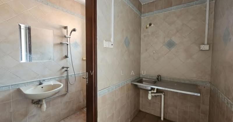Cheap Rent l Level 2 l Main Road l Nice Frontage, , 712 sqft, Other Retail For Rent, by Eva Lau, 500150364 - Bathroom - CommercialGuru.com.sg