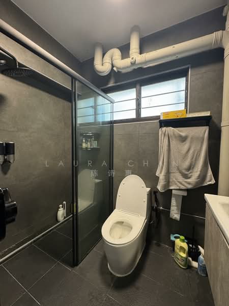 701 Tampines Street 71, 701 Tampines Street 71, 3 Bedrooms, 1,281 sqft, HDB Flat For Sale, by Laura Chan 陈诗惠, 500150366 - Bathroom - PropertyGuru.com.sg