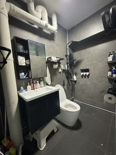 701 Tampines Street 71, 701 Tampines Street 71, 3 Bedrooms, 1,281 sqft, HDB Flat For Sale, by Laura Chan 陈诗惠, 500150366 - Bathroom - PropertyGuru.com.sg