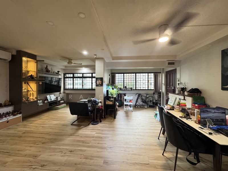 701 Tampines Street 71, 701 Tampines Street 71, 3 Bedrooms, 1,281 sqft, HDB Flat For Sale, by Laura Chan 陈诗惠, 500150366 - Living Room - PropertyGuru.com.sg