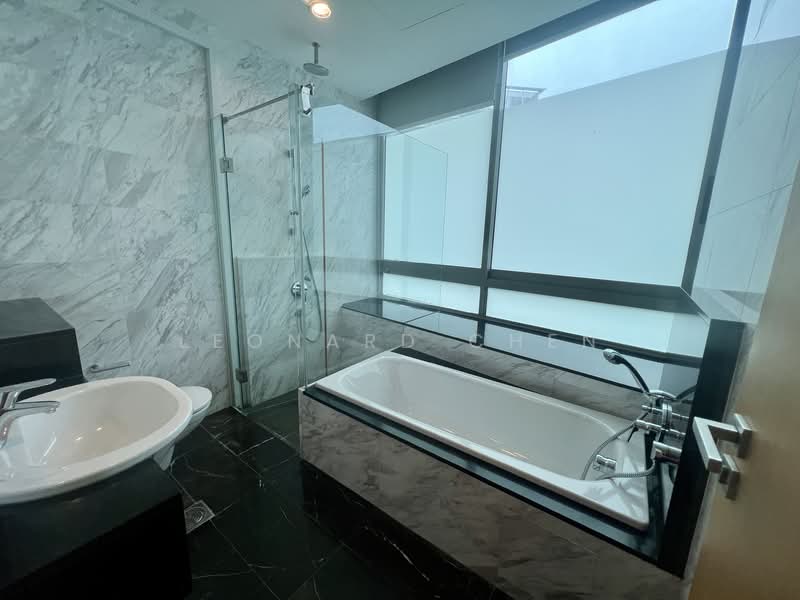 Lush on Holland Hill, 21 Holland Hill, 2 Bedrooms, 1,281 sqft, Condominium For Rent, by Leonard Chen, 500150367 - Bathroom - PropertyGuru.com.sg