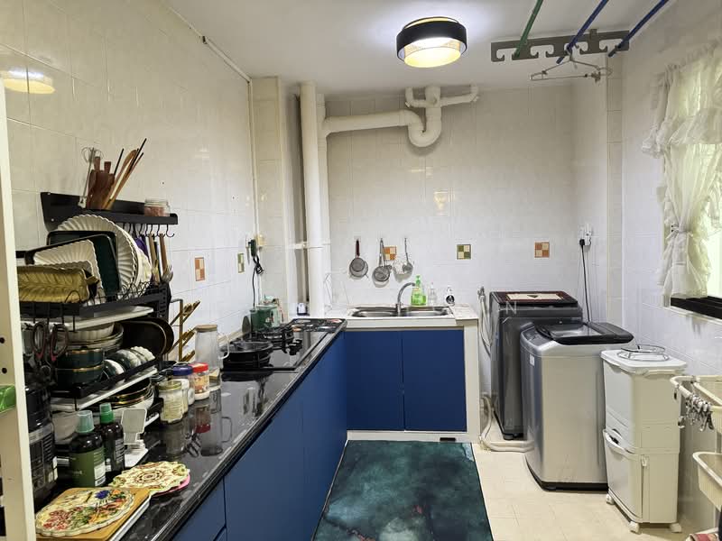 272D Jurong West Street 24, 272D Jurong West Street 24, Room Rental, 110 sqft, HDB Flat For Rent, by Debbie Hoon, 500150379 - Kitchen - PropertyGuru.com.sg