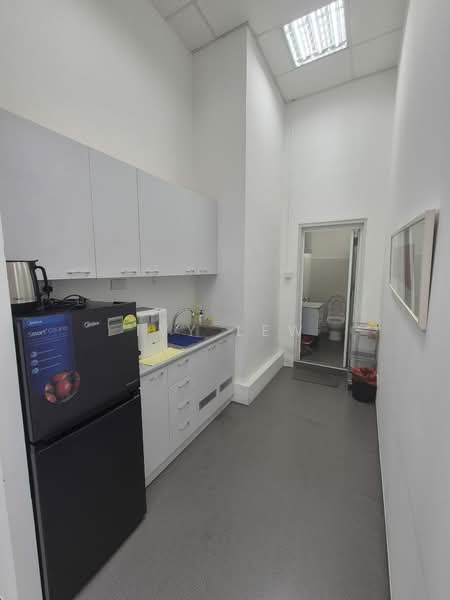 Enterprise Hub, 48 Toh Guan Road East, 2,100 sqft, Office For Rent, by Ivy Lew, 500150381 - Kitchen - CommercialGuru.com.sg
