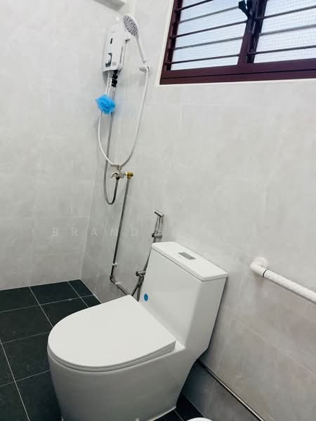 440 Fajar Road, 440 Fajar Road, 3 Bedrooms, 1,291 sqft, HDB Flat For Rent, by Brandon Loh, 500150385 - Bathroom - PropertyGuru.com.sg