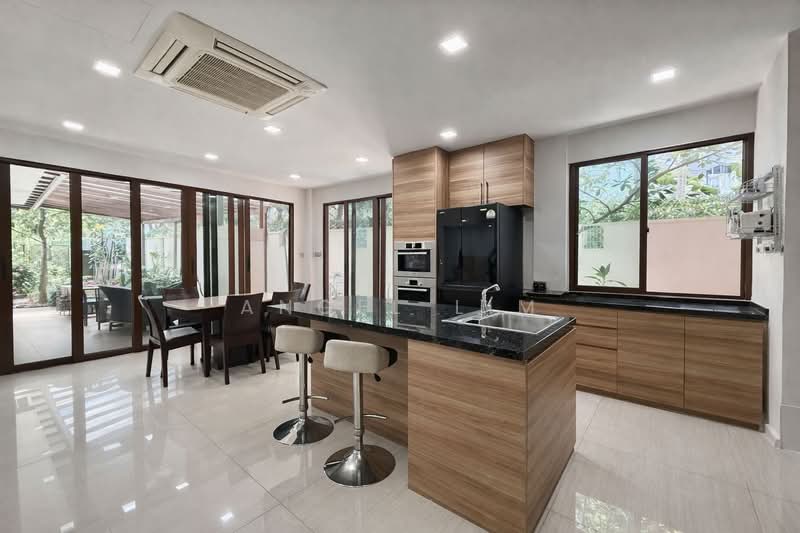 No extension needed, Renovated 3 storeys Corner Terrace, Quiet Facing, No west sun, , 10+ Bedrooms, 5,100 sqft, Corner Terrace For Sale, by Angel Lim, 500150388 - Kitchen - PropertyGuru.com.sg