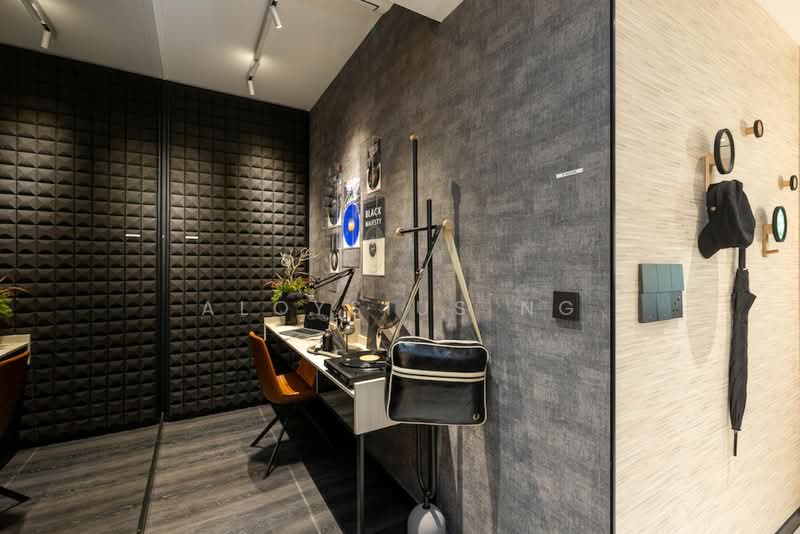 Blossoms By The Park, 9 Slim Barracks Rise, 2 Bedrooms, 721 sqft, Condominium For Sale, by Aloysius Ng, 500150390 - Study - PropertyGuru.com.sg