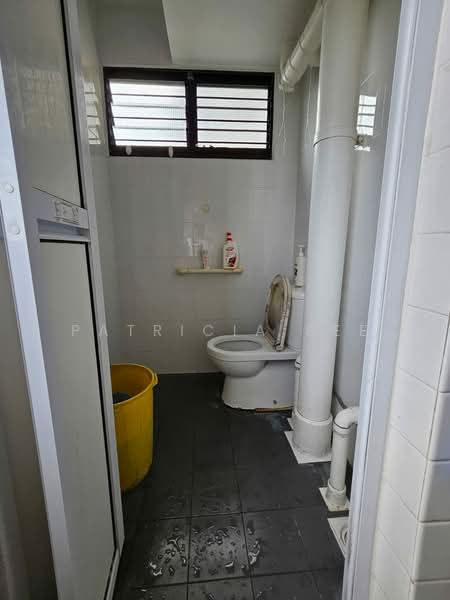 443 Ang Mo Kio Avenue 10, 443 Ang Mo Kio Avenue 10, 2 Bedrooms, 721 sqft, HDB Flat For Sale, by Patricia See, 500150393 - Bathroom - PropertyGuru.com.sg