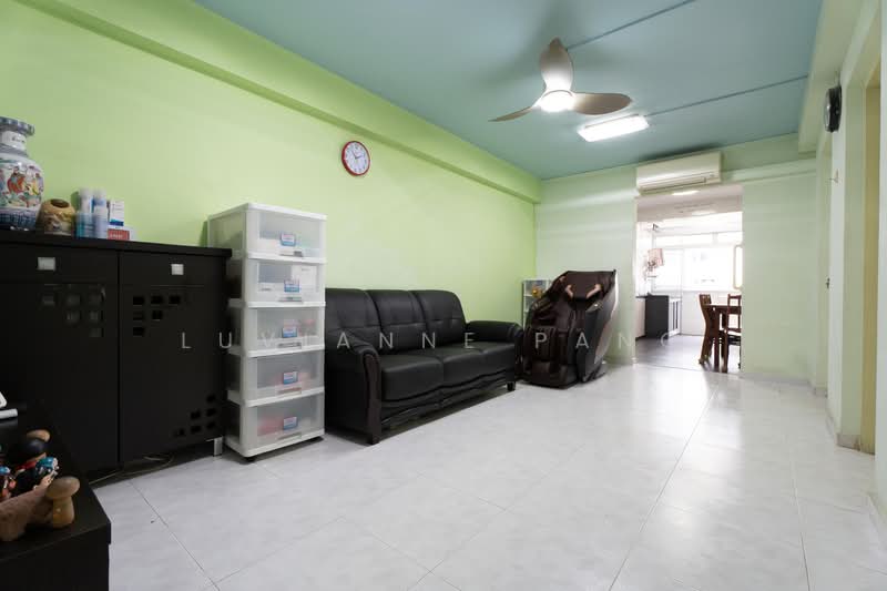 168 Stirling Road, 168 Stirling Road, 2 Bedrooms, 646 sqft, HDB Flat For Sale, by Luvianne Pang, 500150394 - Living Room - PropertyGuru.com.sg