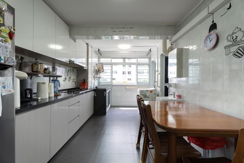 168 Stirling Road, 168 Stirling Road, 2 Bedrooms, 646 sqft, HDB Flat For Sale, by Luvianne Pang, 500150394 - Kitchen - PropertyGuru.com.sg