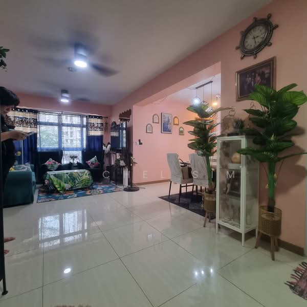 409C Northshore Drive, 409C Northshore Drive, 3 Bedrooms, 1,012 sqft, HDB Flat For Sale, by Rachel Sim, 500150406 - Living Room - PropertyGuru.com.sg