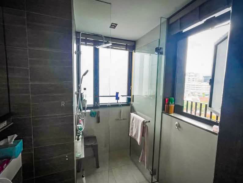 Botanique at Bartley, 223 Upper Paya Lebar Road, 3 Bedrooms, 1,066 sqft, Condominium For Sale, by Raynard Lim, 500150420 - Bathroom - PropertyGuru.com.sg