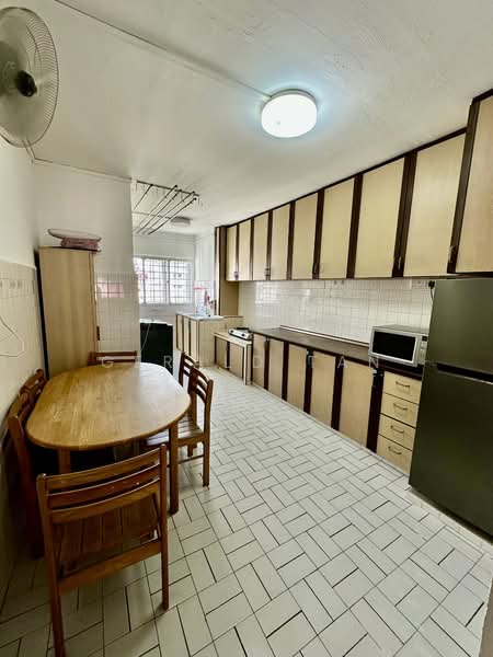 261 Tampines Street 21, 261 Tampines Street 21, 2 Bedrooms, 710 sqft, HDB Flat For Rent, by Gerald Tan, 500150427 - Kitchen - PropertyGuru.com.sg