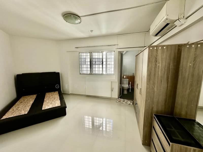 261 Tampines Street 21, 261 Tampines Street 21, 2 Bedrooms, 710 sqft, HDB Flat For Rent, by Gerald Tan, 500150427 - Bedroom - PropertyGuru.com.sg