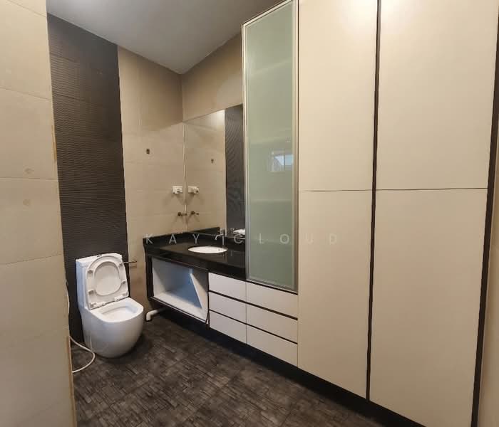 Upper Paya Lebar One Bedroom Near Bartley MRT, , 1 Bedroom, 480 sqft, Walk-up Apartment For Rent, by Kay Cloud, 500150433 - Bathroom - PropertyGuru.com.sg