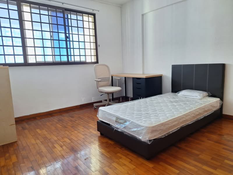 140 Bukit Batok Street 11, 140 Bukit Batok Street 11, Room Rental, 200 sqft, HDB Flat For Rent, by YF Liew, 500150436 - Bedroom - PropertyGuru.com.sg