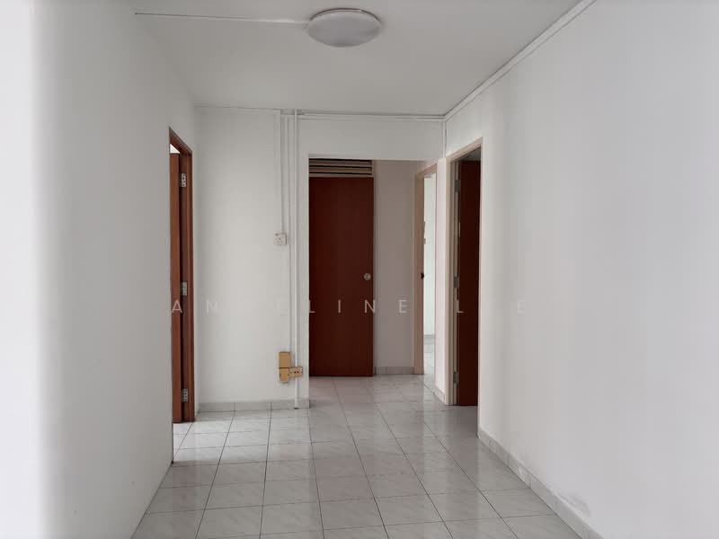 720 Yishun Street 71, 720 Yishun Street 71, 4 Bedrooms, 104 sqft, HDB Flat For Sale, by Angeline Lee, 500150439 - Corridor - PropertyGuru.com.sg