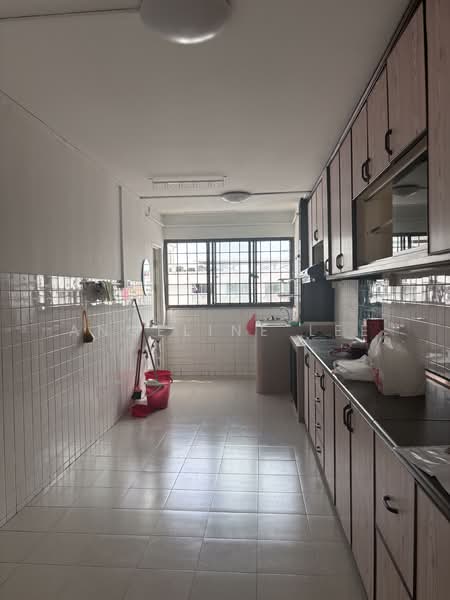 720 Yishun Street 71, 720 Yishun Street 71, 4 Bedrooms, 104 sqft, HDB Flat For Sale, by Angeline Lee, 500150439 - Kitchen - PropertyGuru.com.sg
